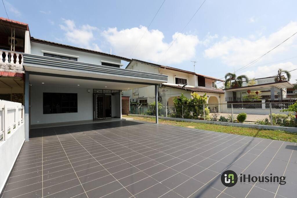 Klebang Modern Classic Chill House Melaka By I Housing Villa Bagian luar foto